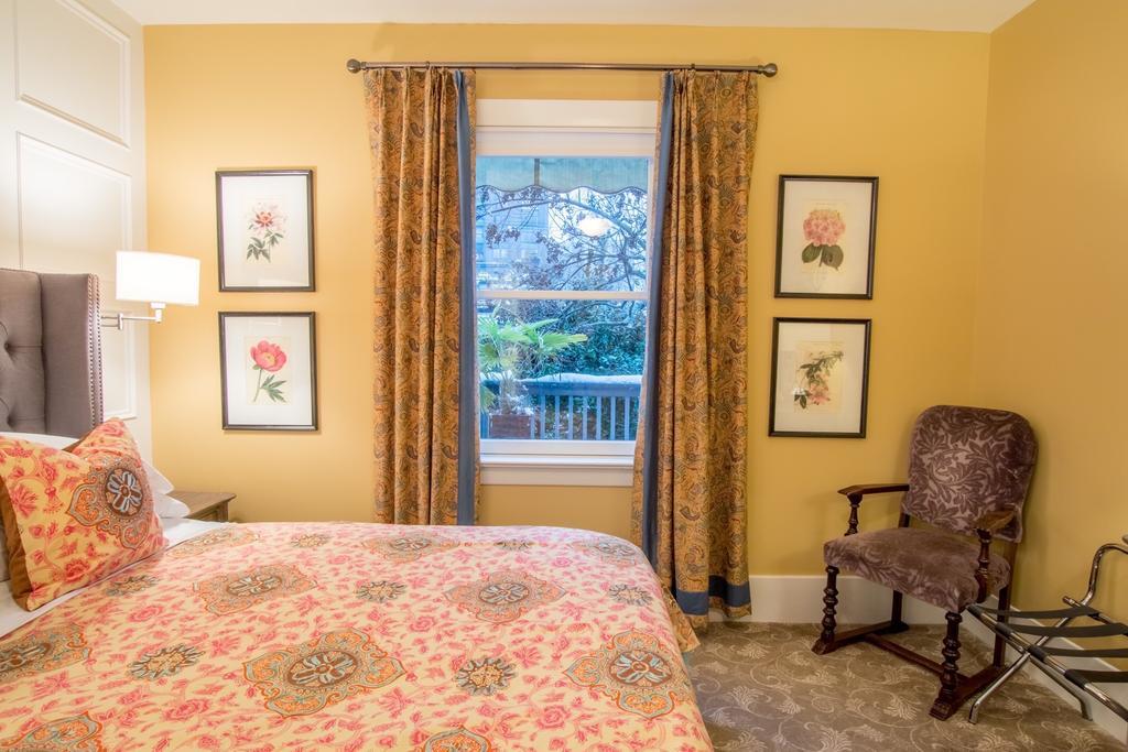West End Guest House ลังเลย์ ภายนอก รูปภาพ
